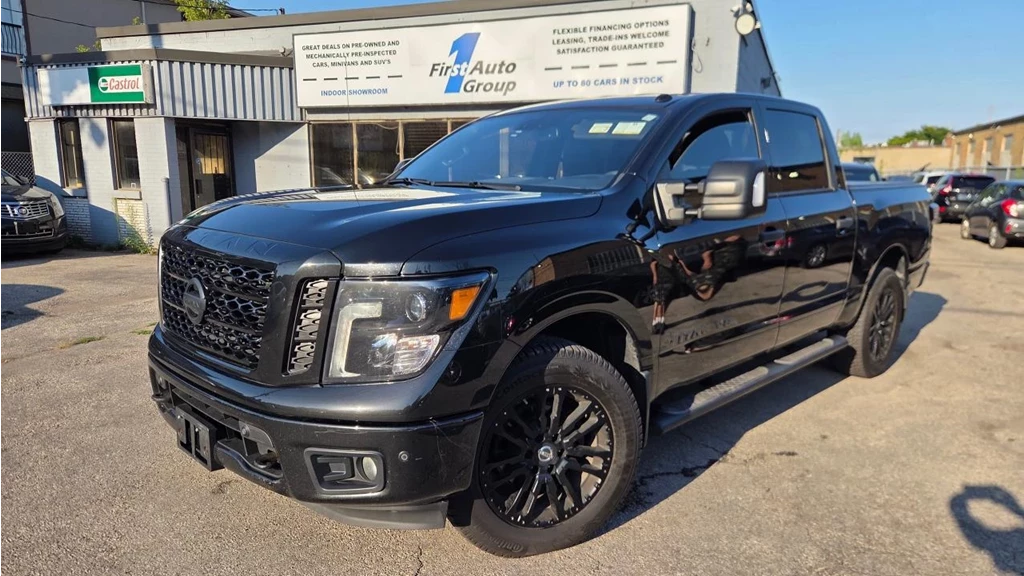 Used 2018 Nissan TITAN 4x4 Crew Cab SV Midnight Edition