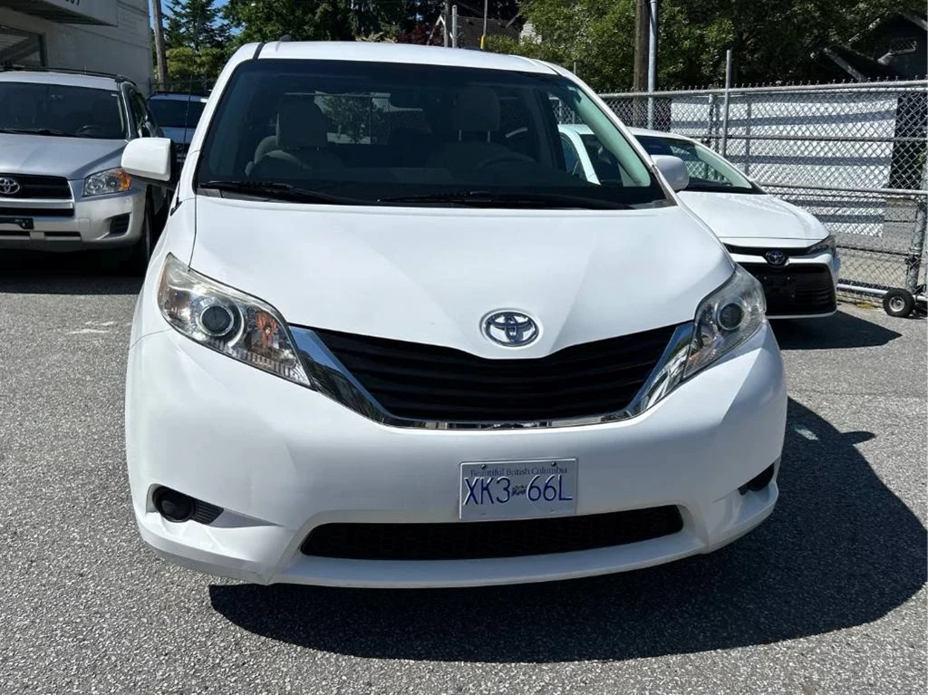 Used 2012 Toyota SIENNA 