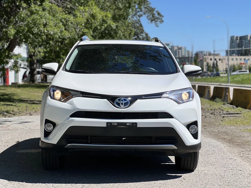 Used 2016 Toyota RAV4 HYBRID XLE AWD 