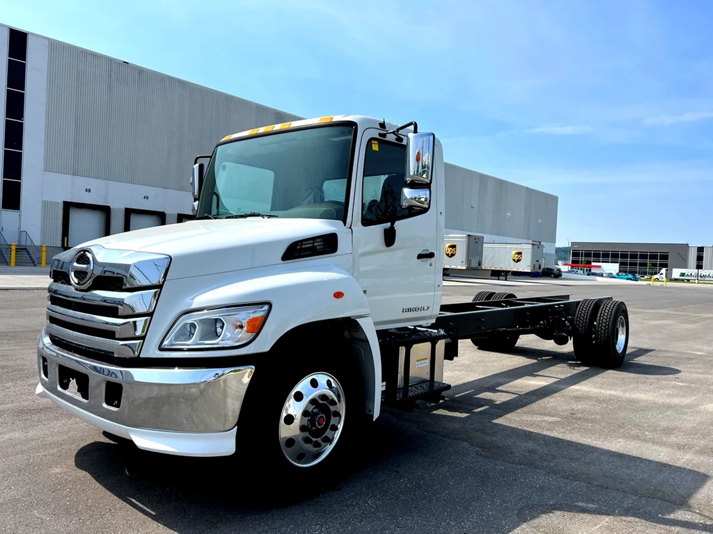 Used 2024 Hino IL-7 HINO IL-7 - CAB/CHASSIS - AUTO - 271 WB - DIE 