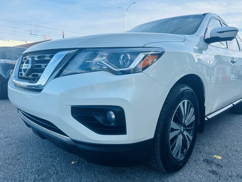Used 2019 Nissan PATHFINDER AWD 