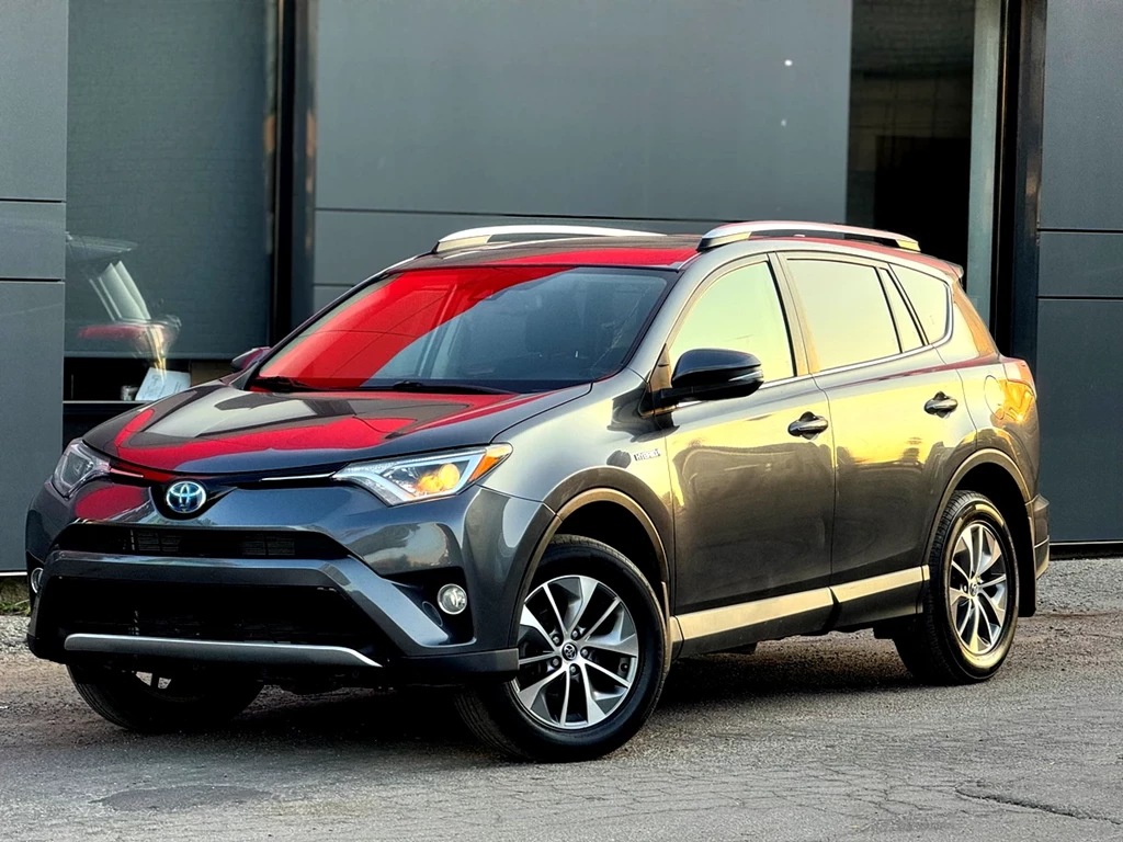 Used 2017 Toyota RAV4 HYBRID AWD XLE 