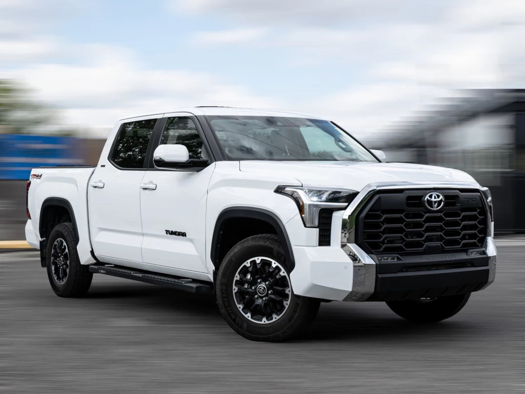 Used 2024 Toyota TUNDRA 4X4 CREW MAX SR5 LONG BED|NO ACCIDENT 