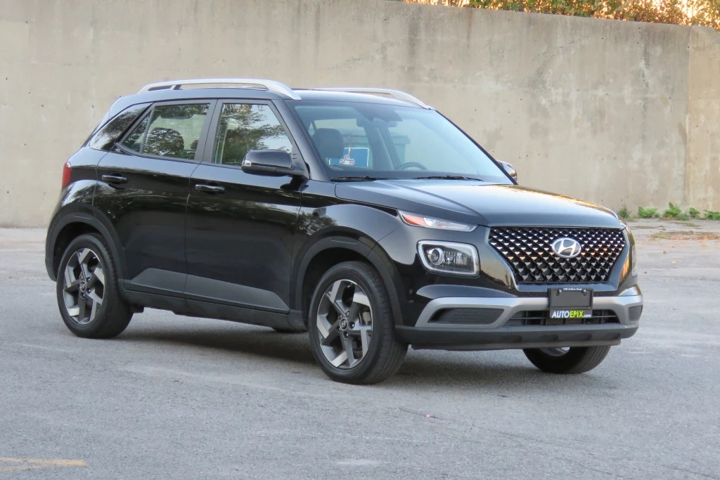 Used 2023 Hyundai VENUE ULTIMATE/MOONROOF 