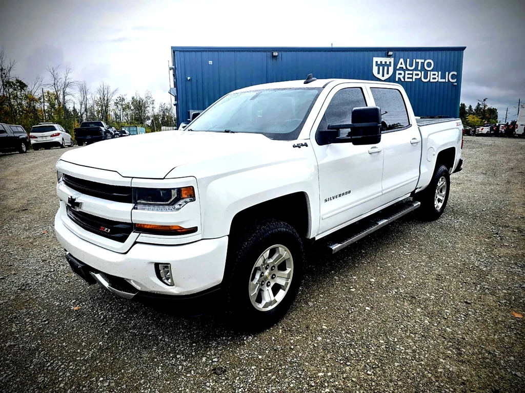 Used 2018 Chevrolet SILVERADO 1500 LT Z71 V8 4X4 CREW CAB 