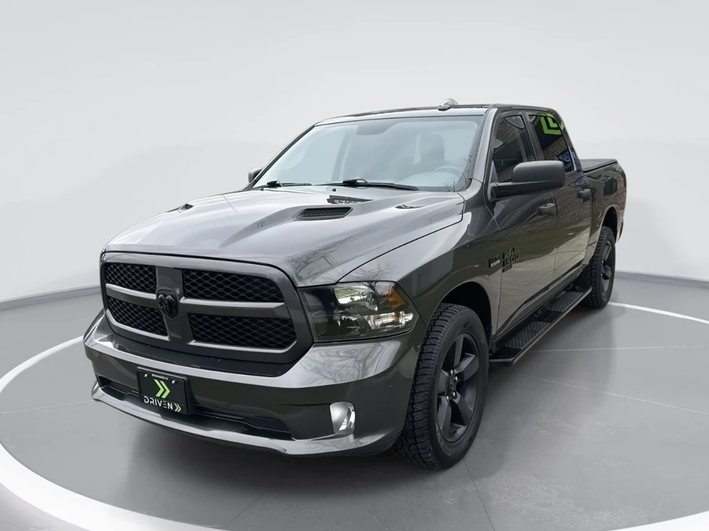 Used 2019 RAM 1500 CLASSIC Express 4x4 Crew Cab 5'7" Box
