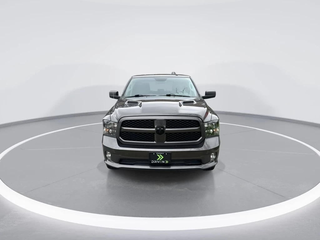 Used 2019 RAM 1500 CLASSIC Express 4x4 Crew Cab 5'7" Box