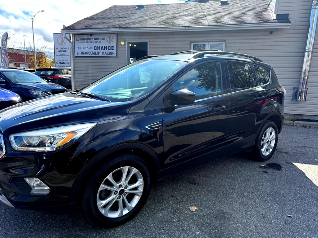 Used 2017 Ford ESCAPE SE 