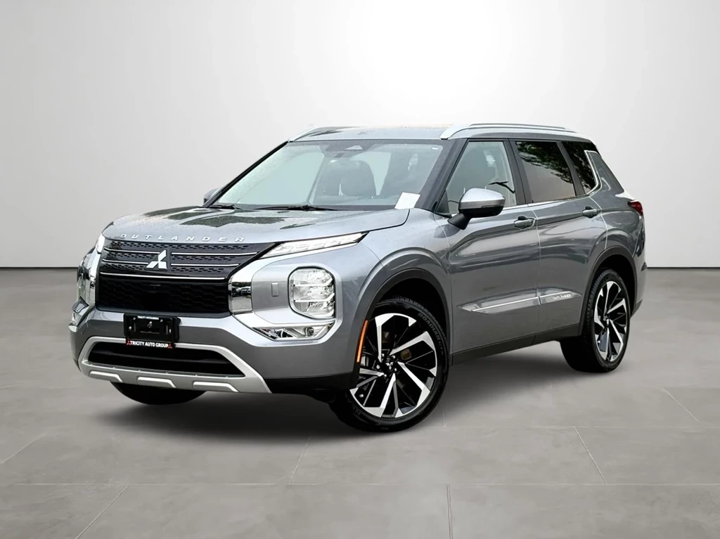 Used 2023 Mitsubishi OUTLANDER 4X4 