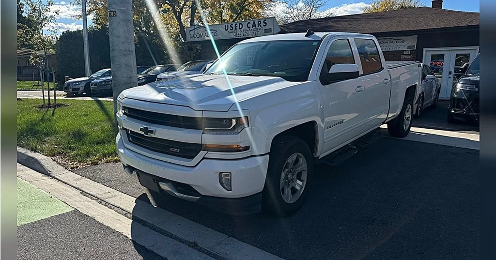 Used 2018 Chevrolet SILVERADO 1500 4WD CREW CAB 143.5 LT W/1LT 4WD Crew Cab 143.5" LT w/1LT