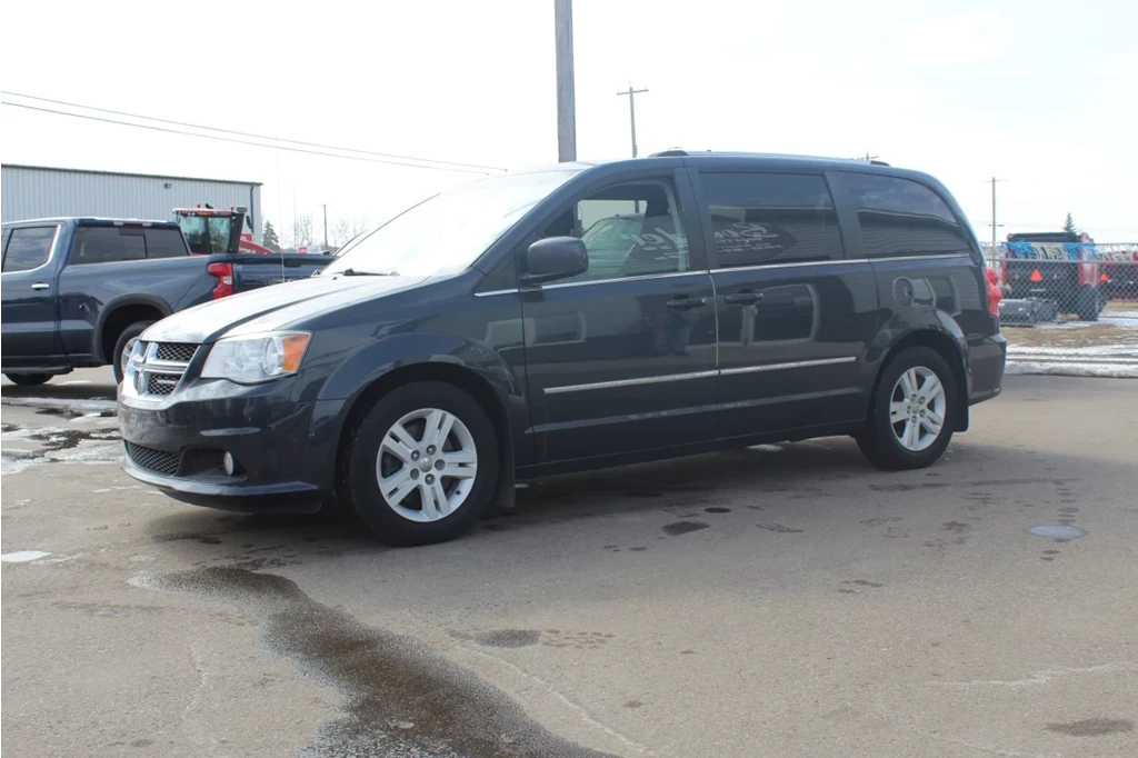 Used 2014 Dodge GRAND CARAVAN CREW 