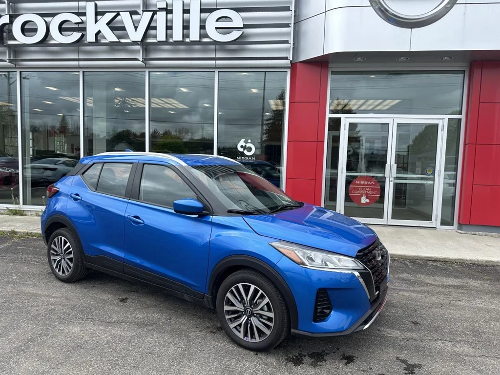 New 2025 Nissan KICKS PLAY SV 