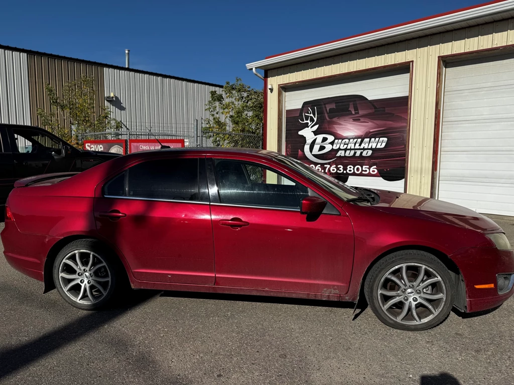 Used 2011 Ford FUSION RED 