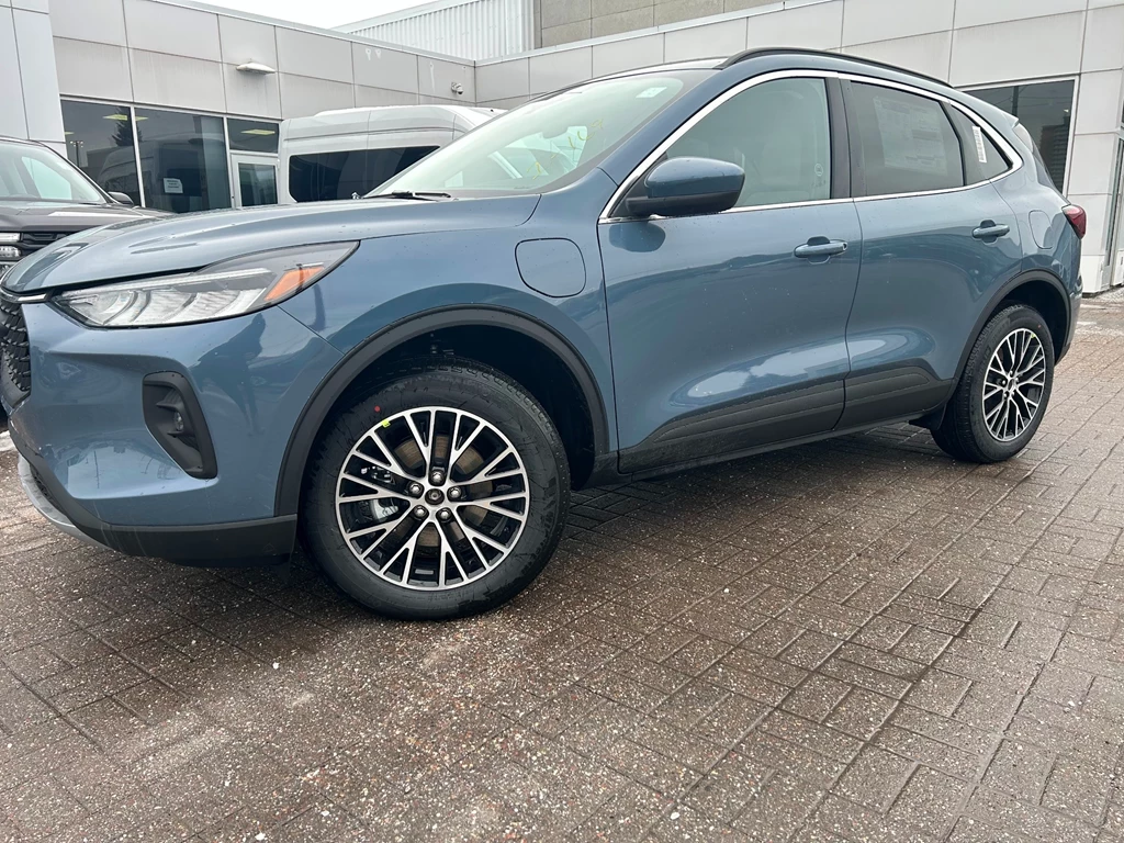 New 2025 Ford ESCAPE PHEV