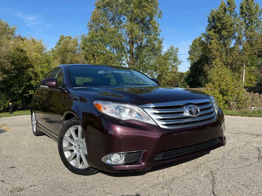 Used 2011 Toyota AVALON FWD 
