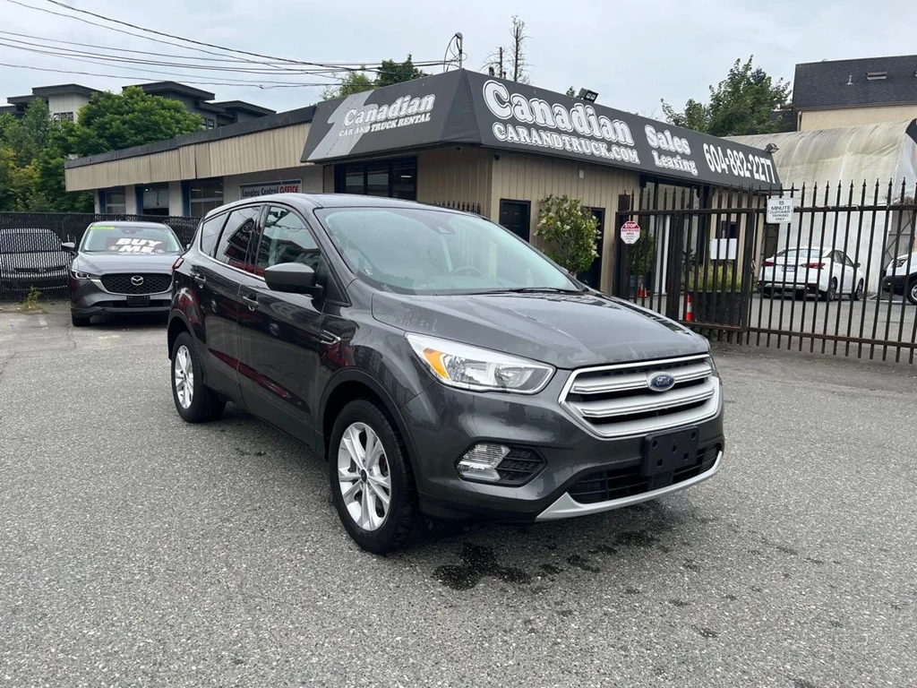 Used 2019 Ford ESCAPE SE 4WD