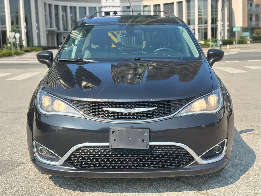 Used 2017 Chrysler PACIFICA 