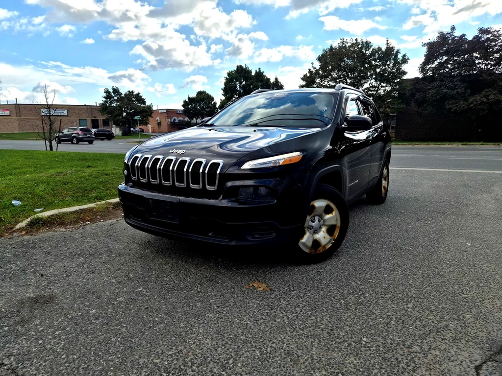 Used 2015 Jeep CHEROKEE SPORT 