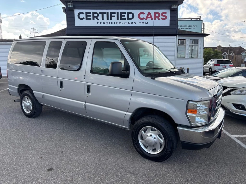 Used 2010 Ford ECONOLINE XLT ** 11 PASS, PARK SENSOR, CRUISE **