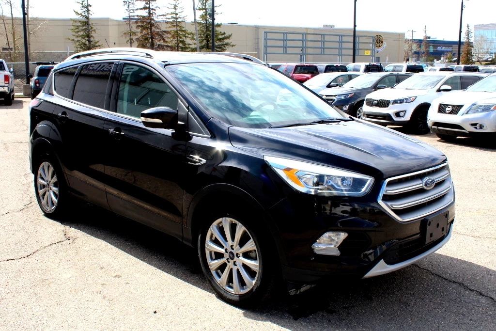 Used 2017 Ford ESCAPE TITANIUM 