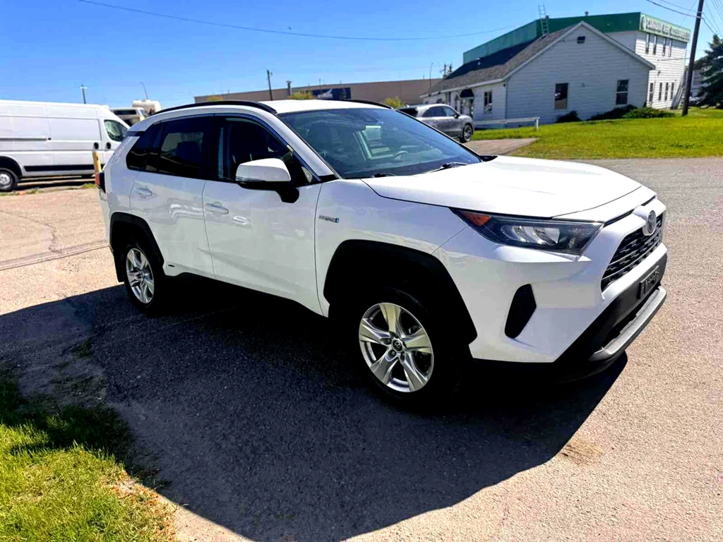 Used 2021 Toyota RAV4 LE HYBRID AWD 