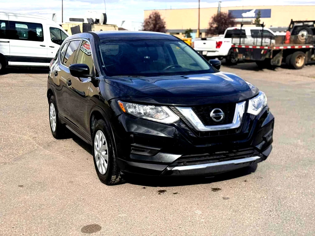 Used 2018 Nissan ROGUE S AWD 