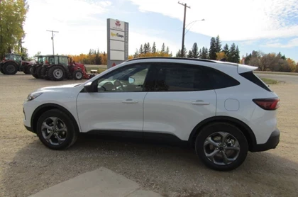 Used 2025 Ford ESCAPE ST line