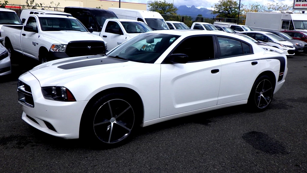 Used 2013 Dodge CHARGER SXT 