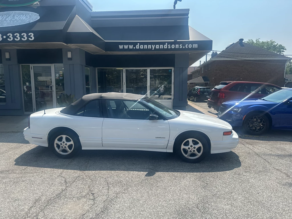 Used 1993 Oldsmobile CUTLASS SUPREM 