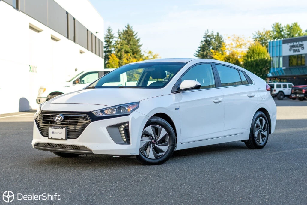 Used 2017 Hyundai IONIQ HYBRID HATCHBACK SE 