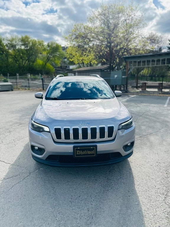 Used 2019 Jeep CHEROKEE LATITUDE 4DR FRONT-WHEEL DRIVE AUTOMAT 