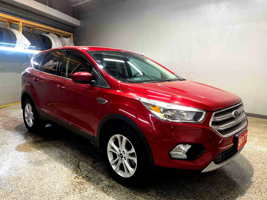 Used 2017 Ford ESCAPE SE ECOBOOST 4WD | DUAL EXHAUST | KEYLESS EN 