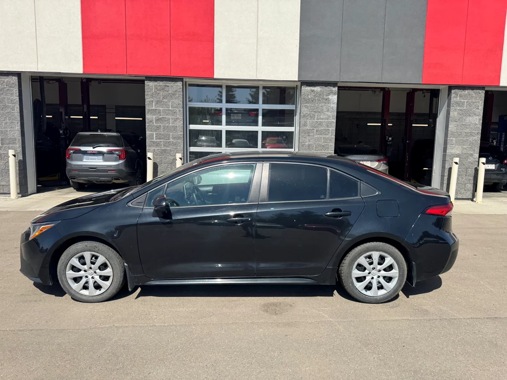 Used 2021 Toyota COROLLA LE 