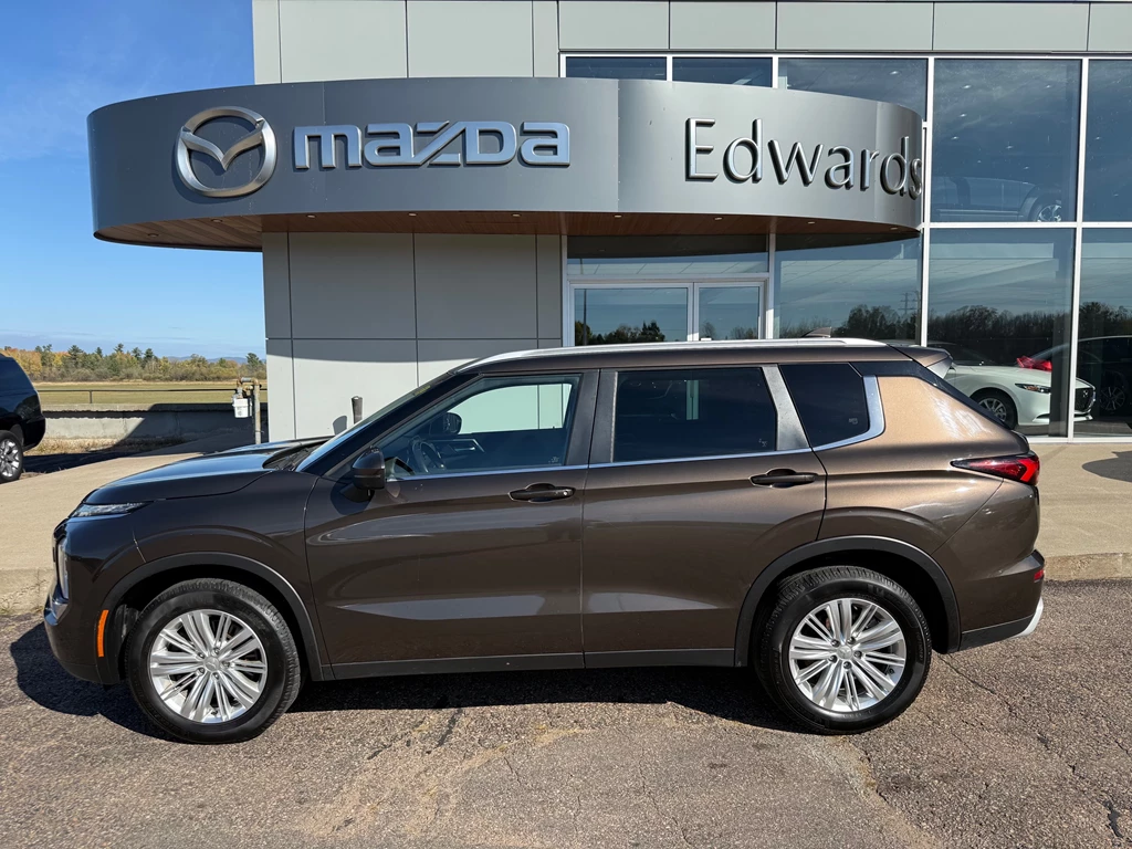 Used 2022 Mitsubishi OUTLANDER SE