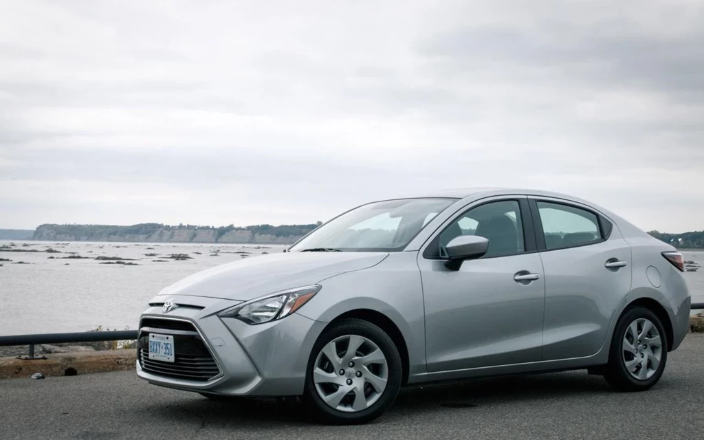 Used 2016 Toyota YARIS LOW KM / NO ACCIDENT / FUEL SAVER/ PUSH START /AC/