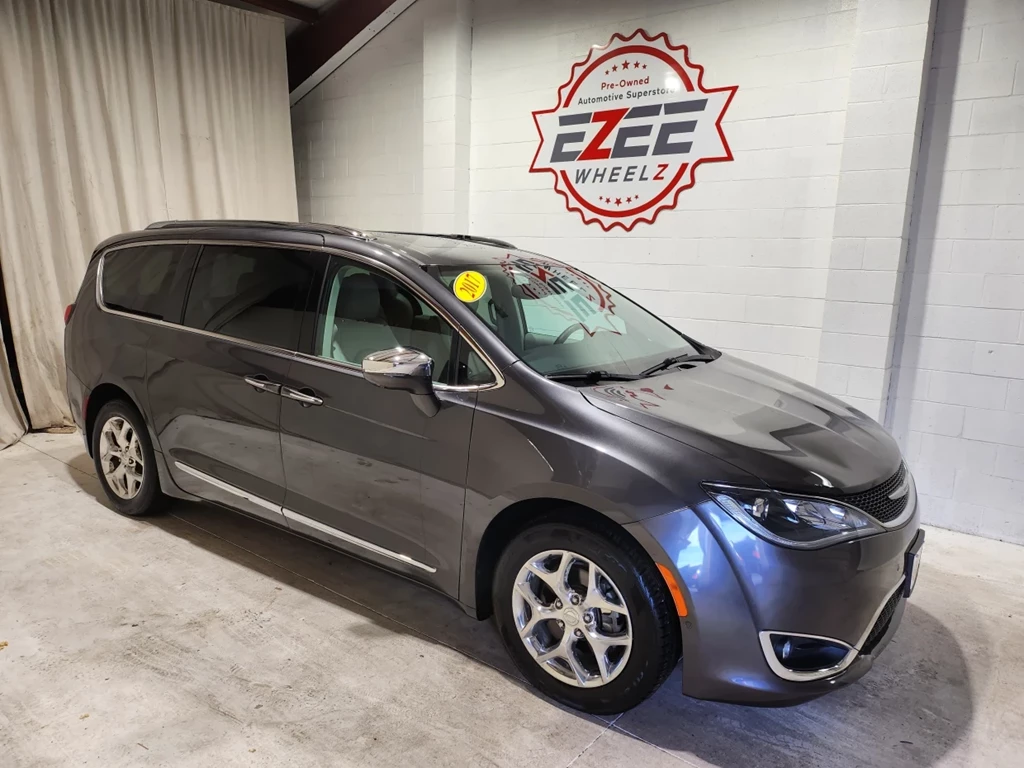 Used 2017 Chrysler PACIFICA LIMITED 