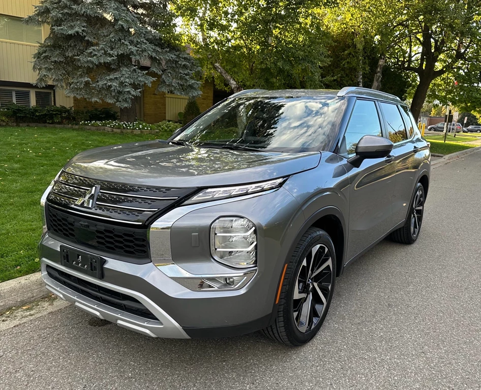 Used 2023 Mitsubishi OUTLANDER 4X4 