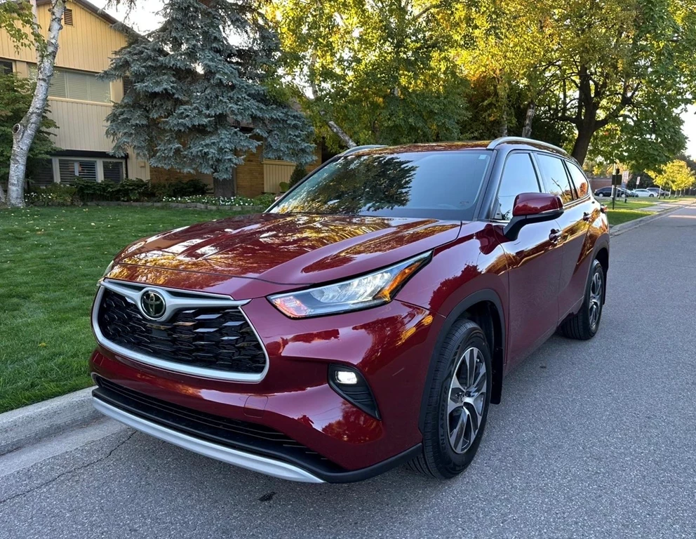 Used 2021 Toyota HIGHLANDER AWD 