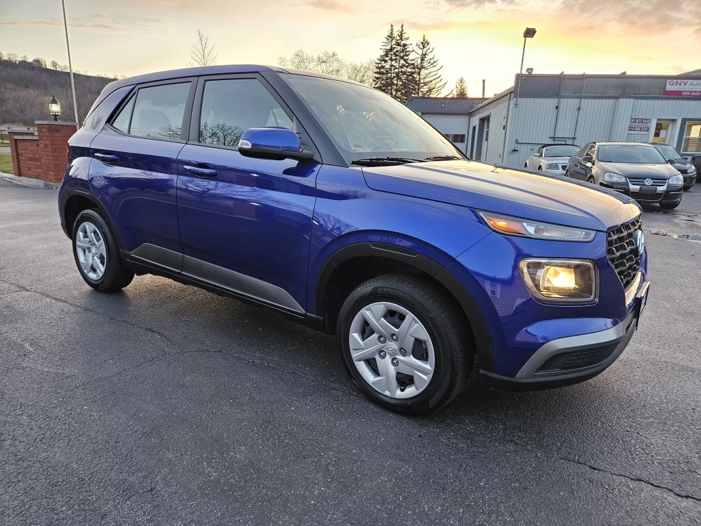 Used 2022 Hyundai VENUE ESSENTIAL 