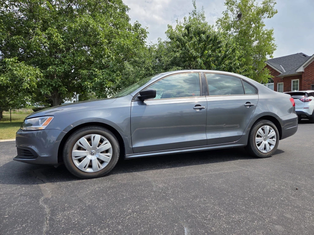 Used 2011 Volkswagen JETTA 4DR 2.0L AUTOMATIC, TREND 