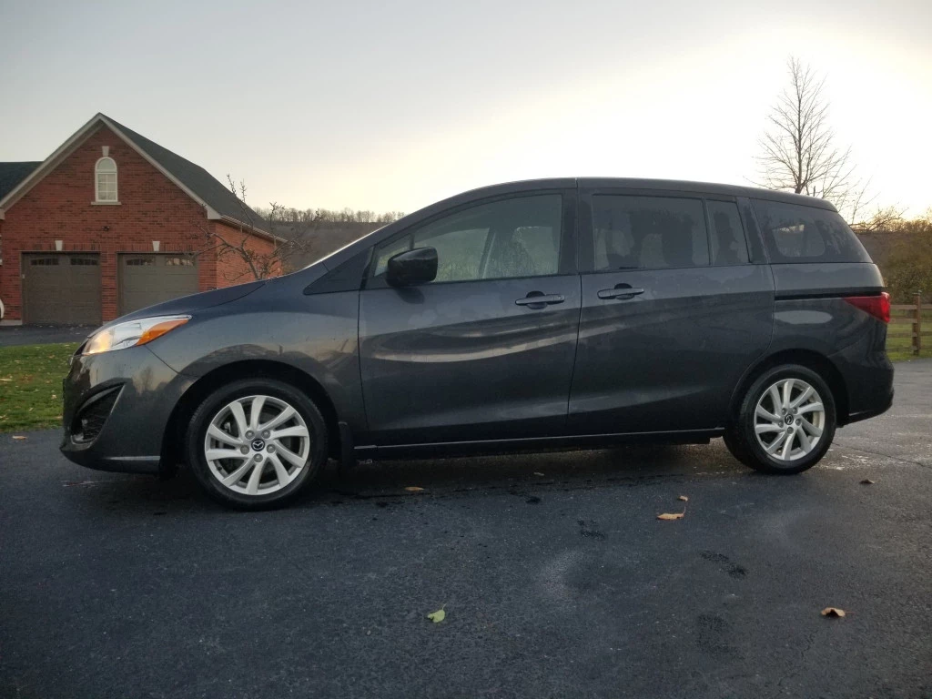 Used 2017 Mazda MAZDA5 4DR WGN GS 