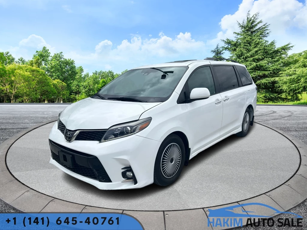 Used 2018 Toyota SIENNA FWD 