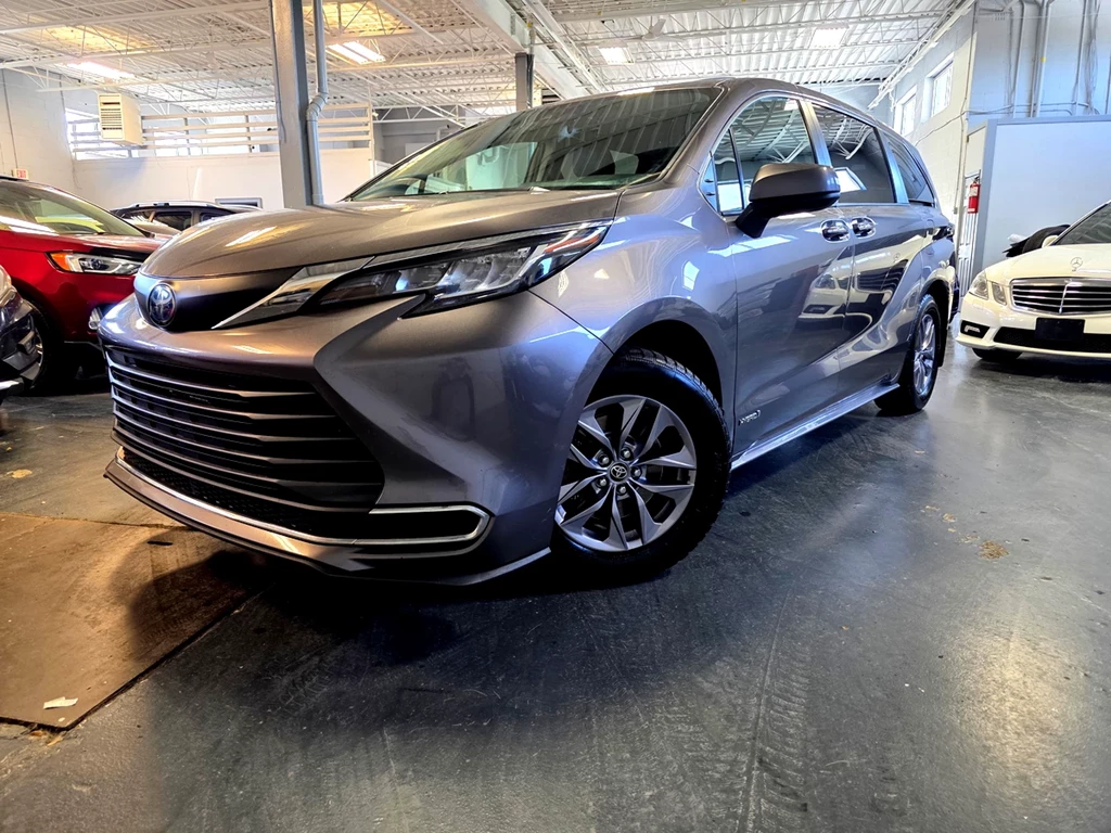 Used 2021 Toyota SIENNA XLE PACKAGE AWD XLE ALL WHEEL DRI 