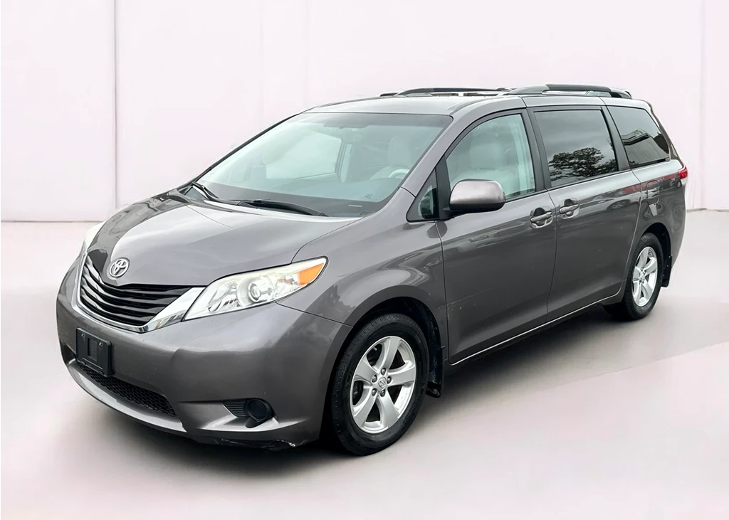 Used 2014 Toyota SIENNA FWD 