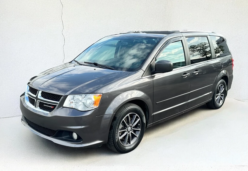 Used 2017 Dodge GRAND CARAVAN FWD 