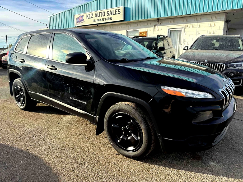 Used 2018 Jeep CHEROKEE SPORT 