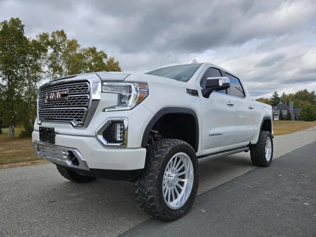 Used 2021 GMC SIERRA 1500 CREW CAB SHORT BOX 4-WHEEL DRIVE DE... 
