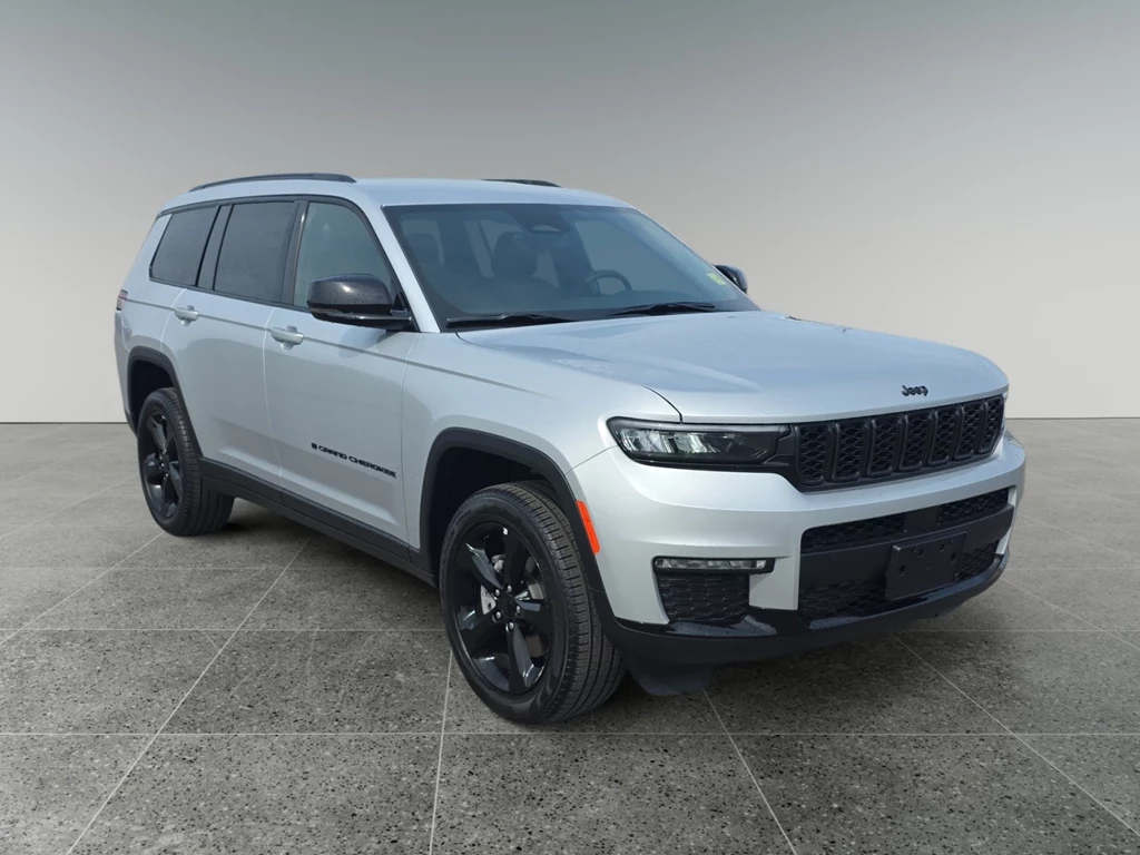 Used 2025 Jeep GRAND CHEROKEE L 