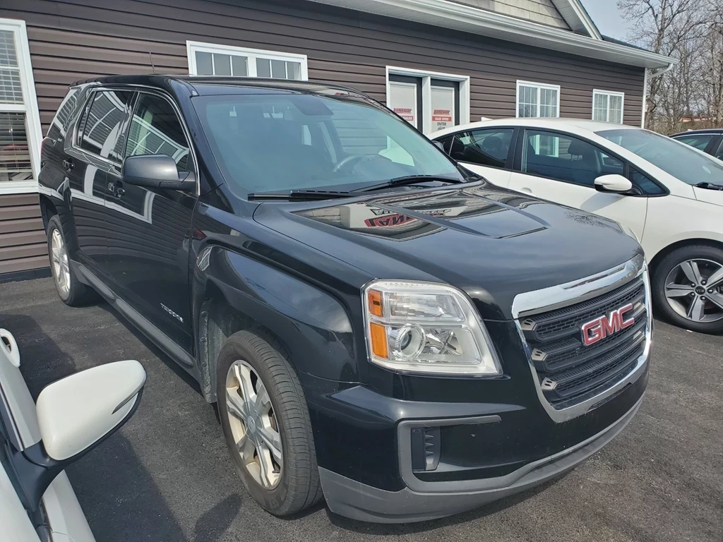 Used 2017 GMC TERRAIN SLE AWD 