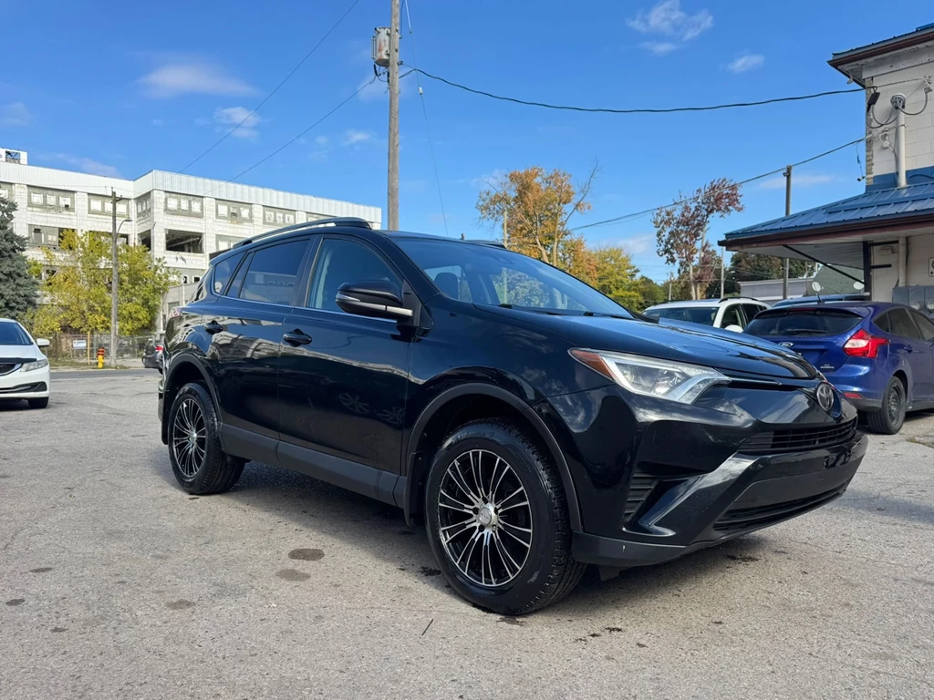 Used 2018 Toyota RAV4 LE AWD 